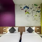 Ibis Styles Center Готель