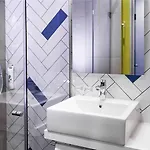 Ibis Styles Center 3*