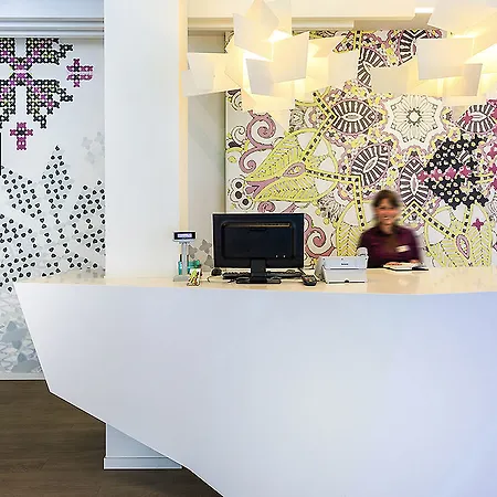 Ibis Styles Center 3*