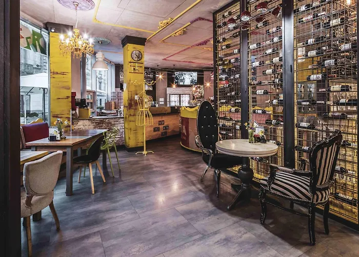 ホテル イビス スタイルズ リヴィフ センター リヴィウ