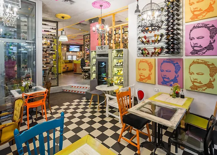 利沃夫中心宜必思尚品酒店